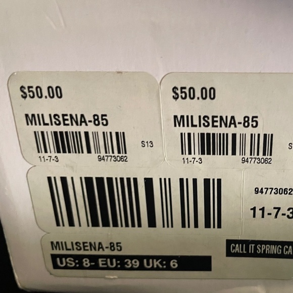 Size 8 Call it Spring heels - Picture 6 of 6